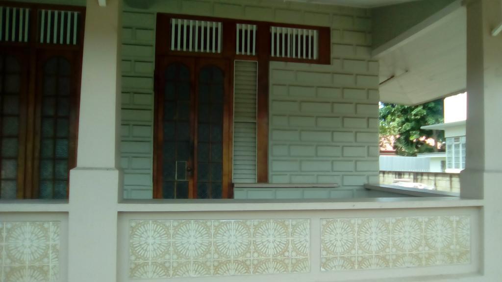 Robert'S Guest House Port of Spain Exterior photo