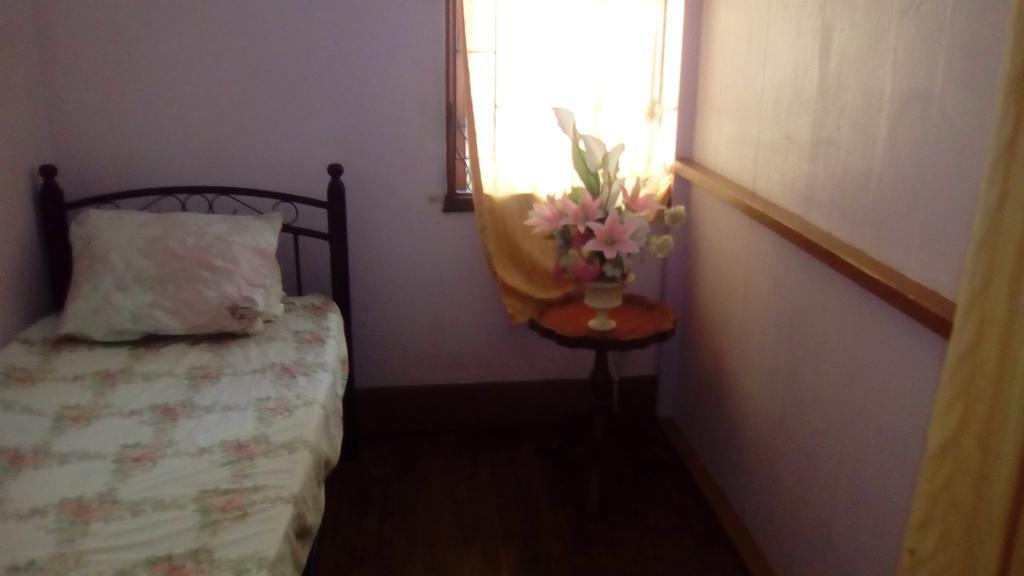 Robert'S Guest House Port of Spain Exterior photo