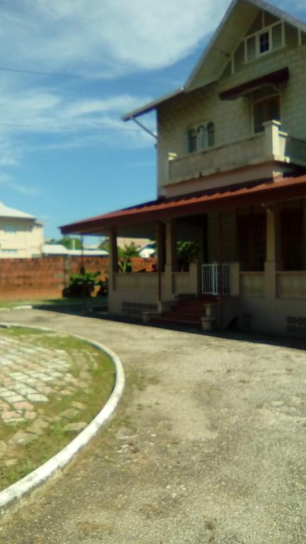 Robert'S Guest House Port of Spain Exterior photo