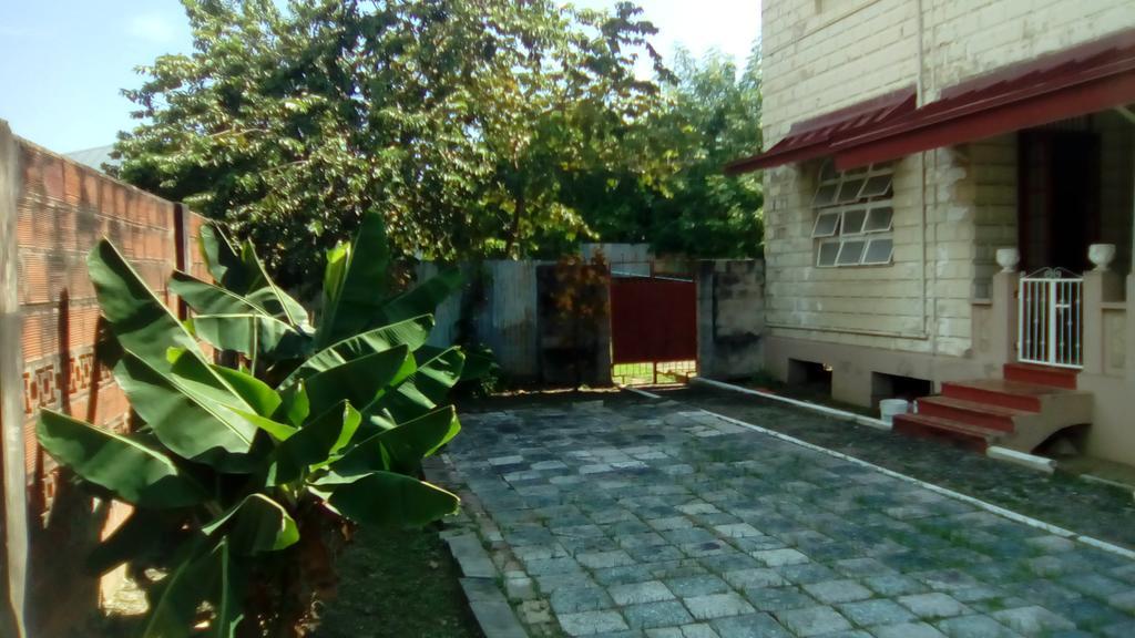 Robert'S Guest House Port of Spain Exterior photo