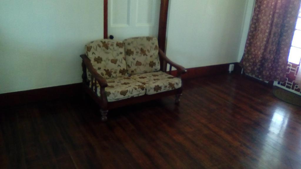Robert'S Guest House Port of Spain Exterior photo